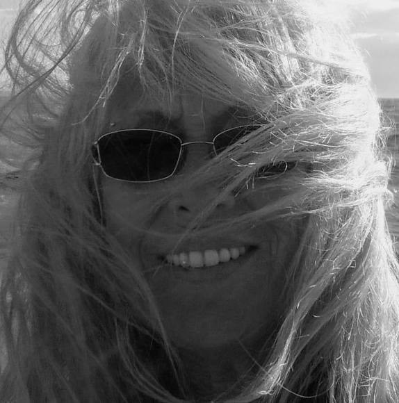 Meet your Posher, Claudine - Picture 1 of 1